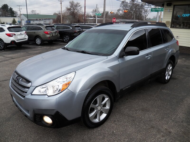 2014 Subaru Outback 2.5i  AWD - Photo 1 - Mishawaka, IN 46545