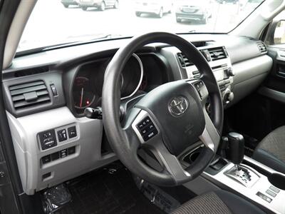 2012 Toyota 4Runner SR5  4x4 - Photo 7 - Mishawaka, IN 46545