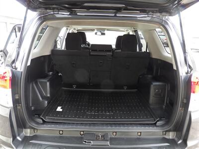 2012 Toyota 4Runner SR5  4x4 - Photo 11 - Mishawaka, IN 46545