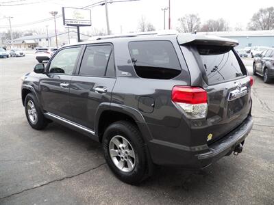 2012 Toyota 4Runner SR5  4x4 - Photo 2 - Mishawaka, IN 46545