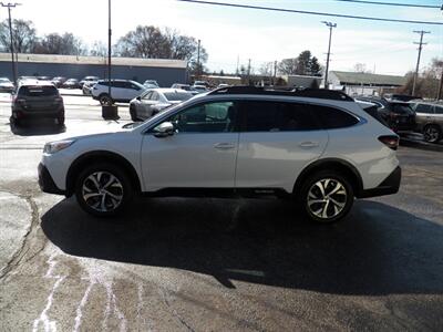 2022 Subaru Outback Limited  AWD - Photo 6 - Mishawaka, IN 46545