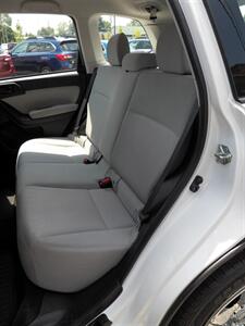 2014 Subaru Forester 2.5i  AWD - Photo 9 - Mishawaka, IN 46545