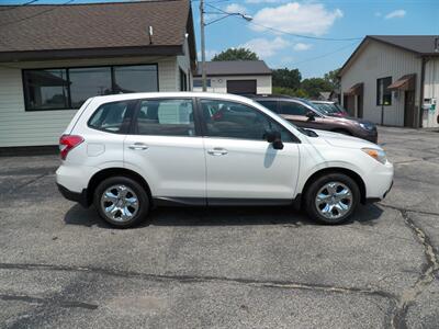 2014 Subaru Forester 2.5i  AWD - Photo 2 - Mishawaka, IN 46545