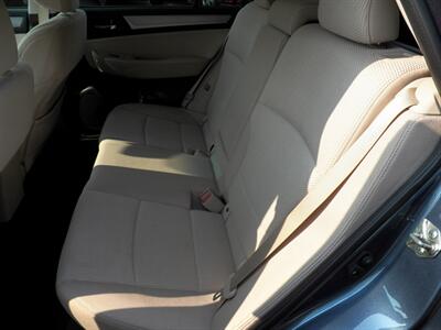 2017 Subaru Outback 2.5i Premium  AWD - Photo 11 - Mishawaka, IN 46545