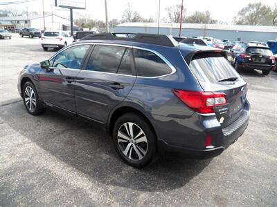 2017 Subaru Outback 2.5i Limited  AWD - Photo 2 - Mishawaka, IN 46545