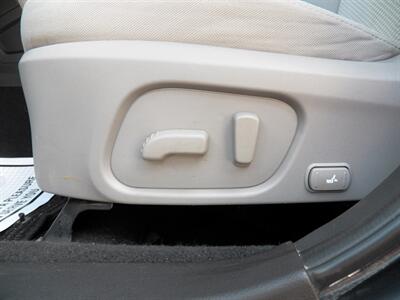 2014 Subaru Forester 2.5i Premium  AWD - Photo 13 - Mishawaka, IN 46545