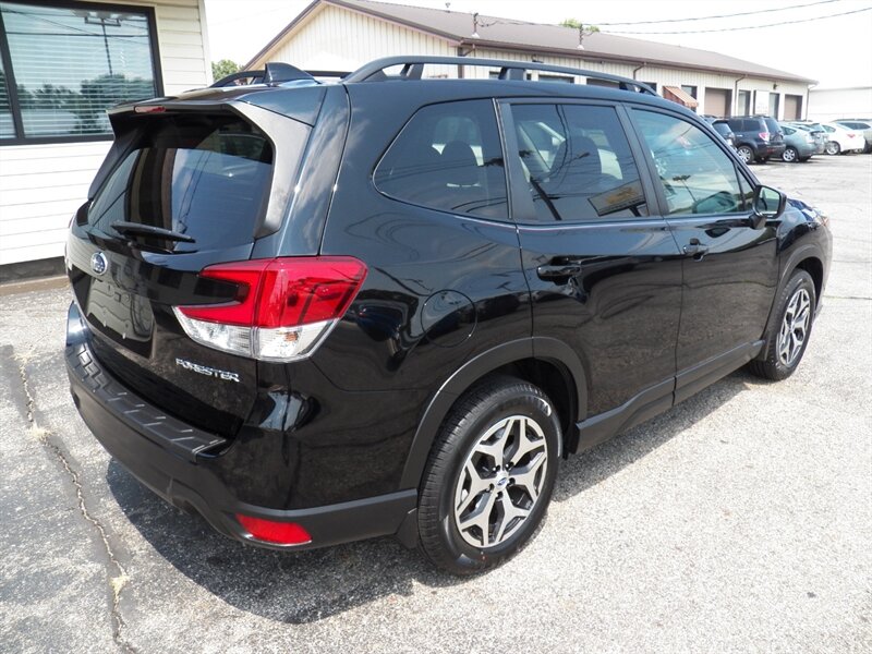 2024 Subaru Forester Premium AWD - Photo 3 - Mishawaka, IN 46545