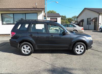 2013 Subaru Forester 2.5X  AWD - Photo 2 - Mishawaka, IN 46545