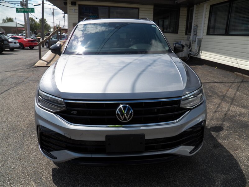 2022 Volkswagen Tiguan SE R-Line Black 4Motion AWD - Photo 5 - Mishawaka, IN 46545