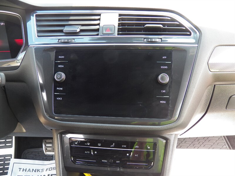 2022 Volkswagen Tiguan SE R-Line Black 4Motion AWD - Photo 16 - Mishawaka, IN 46545