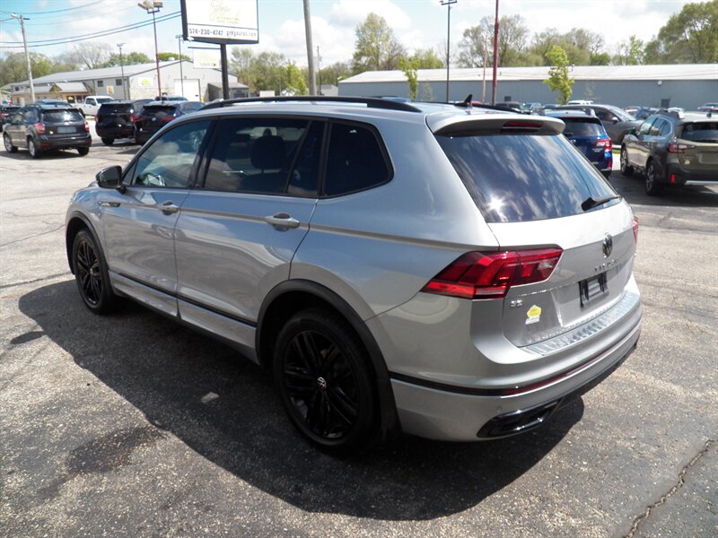 2022 Volkswagen Tiguan SE R-Line Black 4Motion AWD - Photo 2 - Mishawaka, IN 46545