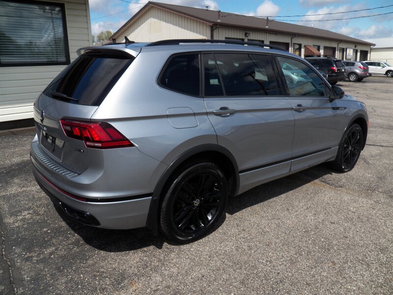 2022 Volkswagen Tiguan SE R-Line Black 4Motion AWD - Photo 3 - Mishawaka, IN 46545
