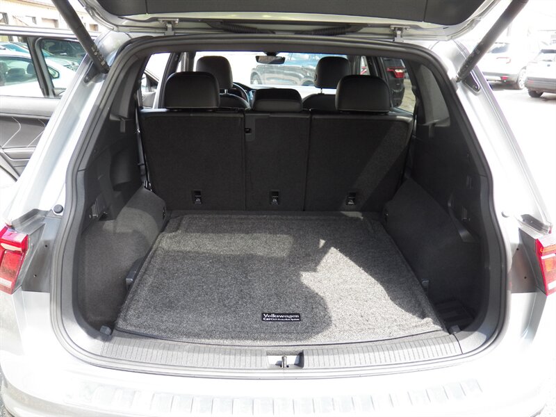 2022 Volkswagen Tiguan SE R-Line Black 4Motion AWD - Photo 11 - Mishawaka, IN 46545