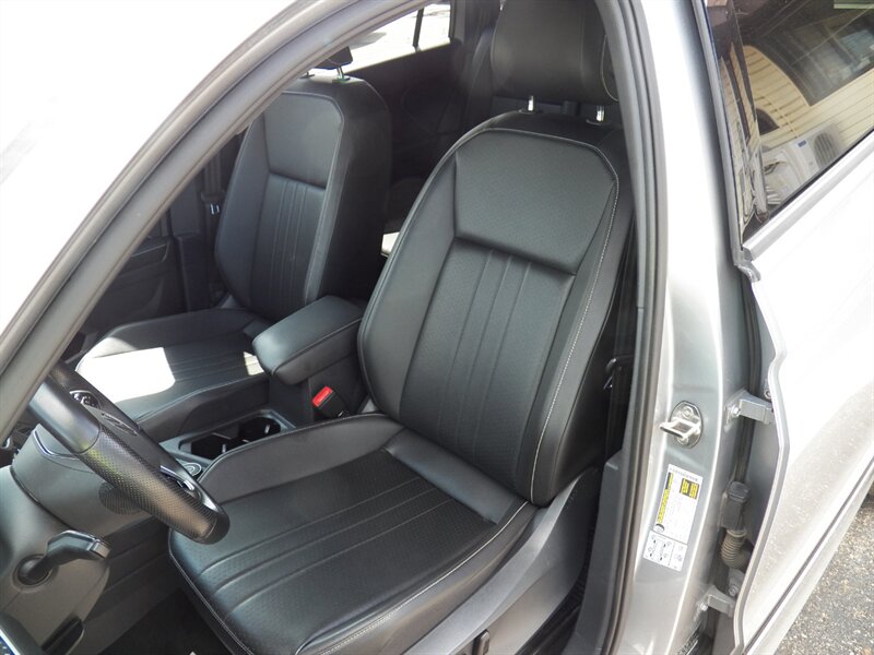 2022 Volkswagen Tiguan SE R-Line Black 4Motion AWD - Photo 8 - Mishawaka, IN 46545