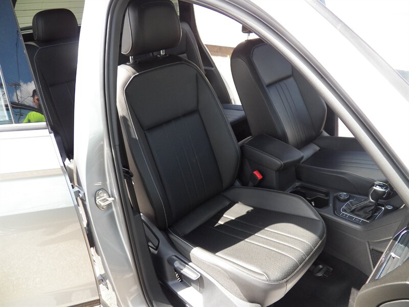 2022 Volkswagen Tiguan SE R-Line Black 4Motion AWD - Photo 13 - Mishawaka, IN 46545