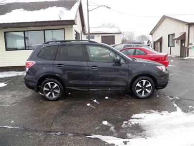 2017 Subaru Forester 2.5i Premium  AWD - Photo 2 - Mishawaka, IN 46545