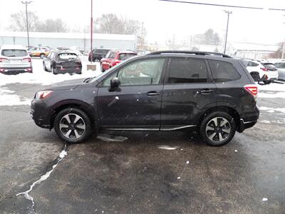 2017 Subaru Forester 2.5i Premium  AWD - Photo 6 - Mishawaka, IN 46545