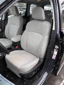 2017 Subaru Forester 2.5i Premium  AWD - Photo 12 - Mishawaka, IN 46545