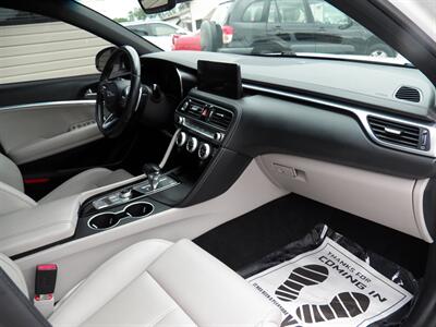 2022 Genesis G70 2.0T   - Photo 12 - Mishawaka, IN 46545