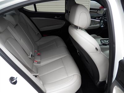 2022 Genesis G70 2.0T   - Photo 10 - Mishawaka, IN 46545