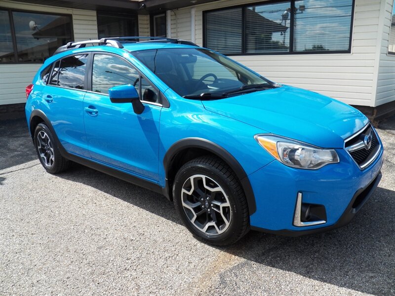 2017 Subaru Crosstrek 2.0i Premium AWD   - Photo 1 - Mishawaka, IN 46545