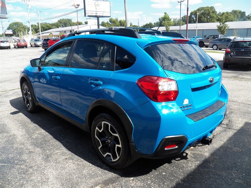 2017 Subaru Crosstrek 2.0i Premium AWD - Photo 3 - Mishawaka, IN 46545