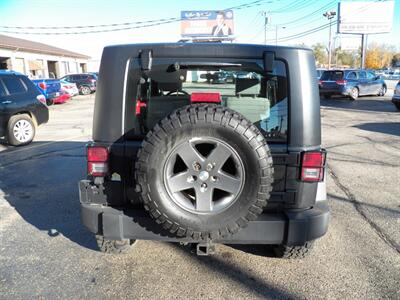 2010 Jeep Wrangler Rubicon  4x4 - Photo 5 - Mishawaka, IN 46545