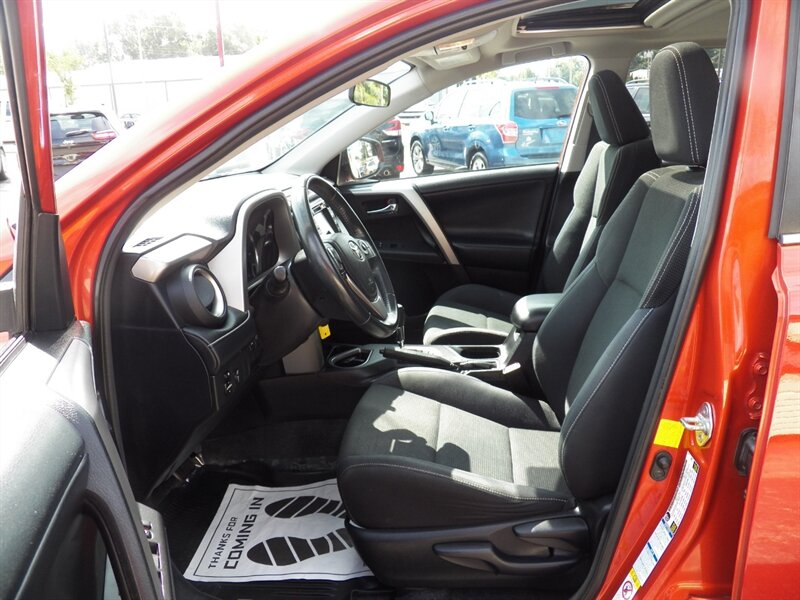 2016 Toyota RAV4 XLE AWD - Photo 7 - Mishawaka, IN 46545
