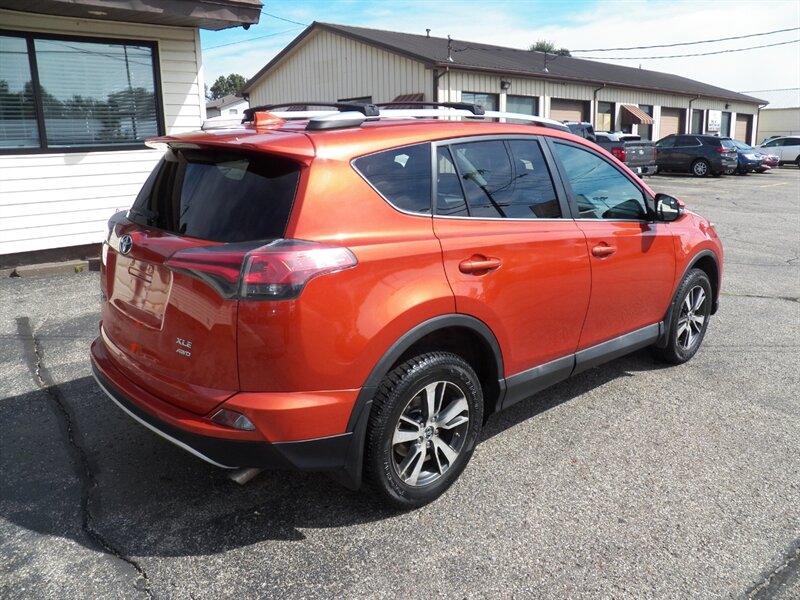 2016 Toyota RAV4 XLE AWD - Photo 2 - Mishawaka, IN 46545