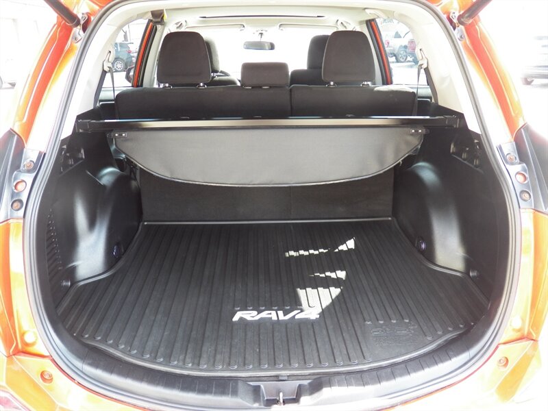 2016 Toyota RAV4 XLE AWD - Photo 11 - Mishawaka, IN 46545