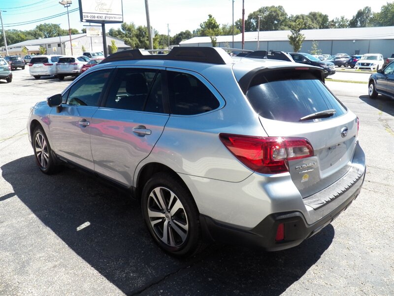 2019 Subaru Outback 2.5i Limited AWD - Photo 3 - Mishawaka, IN 46545
