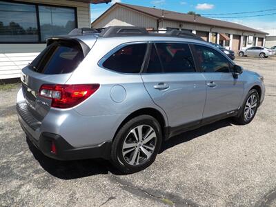 2019 Subaru Outback 2.5i Limited AWD - Photo 4 - Mishawaka, IN 46545