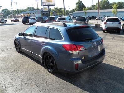 2014 Subaru Outback 2.5i Premium  AWD - Photo 5 - Mishawaka, IN 46545