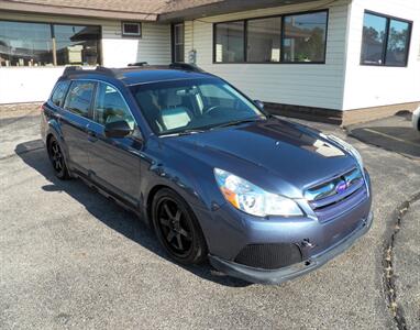 2014 Subaru Outback 2.5i Premium  AWD - Photo 1 - Mishawaka, IN 46545