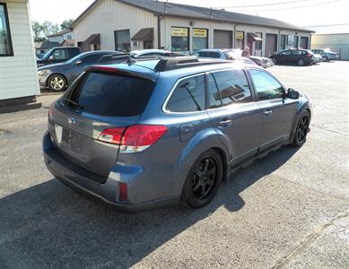 2014 Subaru Outback 2.5i Premium  AWD - Photo 3 - Mishawaka, IN 46545