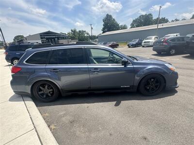 2014 Subaru Outback 2.5i Premium  AWD - Photo 4 - Mishawaka, IN 46545