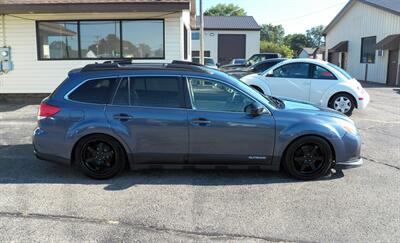 2014 Subaru Outback 2.5i Premium  AWD - Photo 2 - Mishawaka, IN 46545