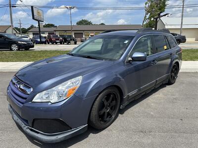 2014 Subaru Outback 2.5i Premium  AWD - Photo 1 - Mishawaka, IN 46545