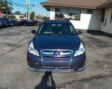 2014 Subaru Outback 2.5i Premium  AWD - Photo 8 - Mishawaka, IN 46545