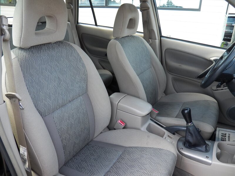 2001 Toyota RAV4 - Photo 10 - Mishawaka, IN 46545