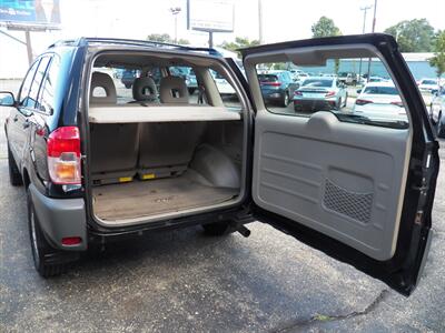 2001 Toyota RAV4 - Photo 9 - Mishawaka, IN 46545