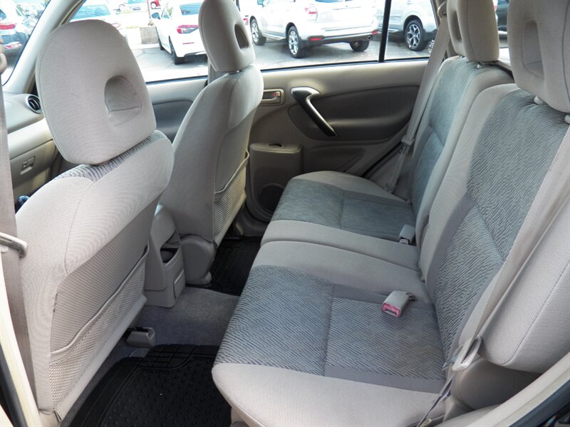 2001 Toyota RAV4 - Photo 7 - Mishawaka, IN 46545