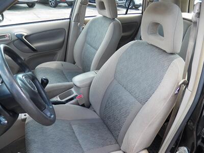 2001 Toyota RAV4 - Photo 6 - Mishawaka, IN 46545