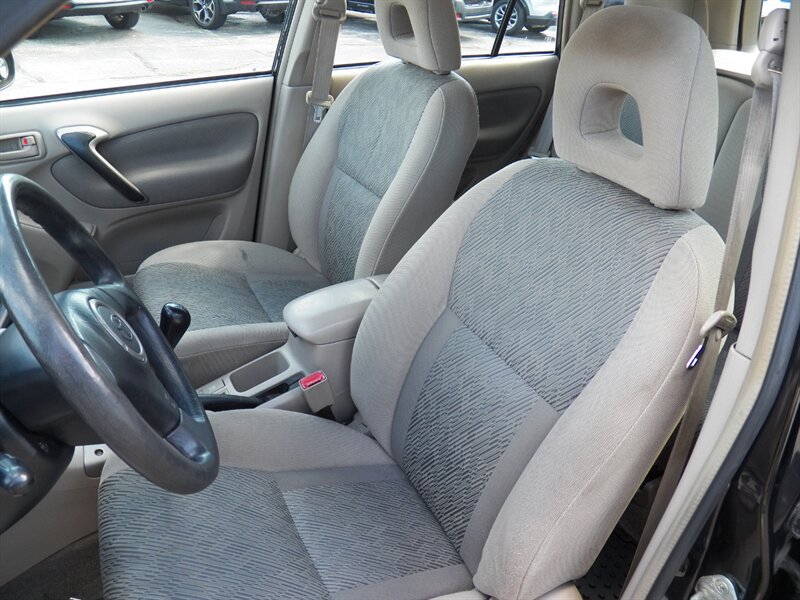2001 Toyota RAV4 - Photo 6 - Mishawaka, IN 46545