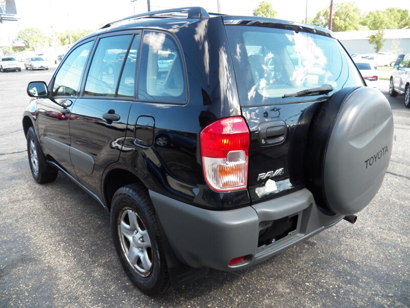 2001 Toyota RAV4 - Photo 2 - Mishawaka, IN 46545