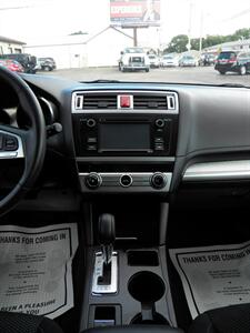 2015 Subaru Outback 2.5i  AWD - Photo 17 - Mishawaka, IN 46545