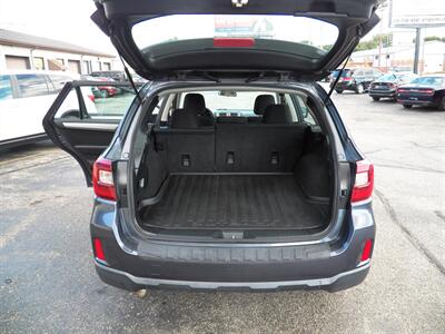 2015 Subaru Outback 2.5i  AWD - Photo 12 - Mishawaka, IN 46545