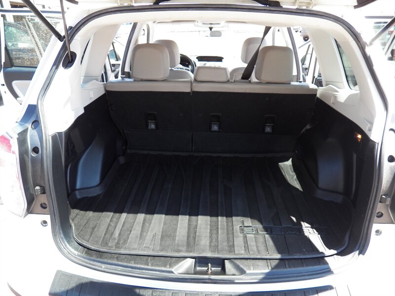 2018 Subaru Forester 2.5i Limited AWD - Photo 12 - Mishawaka, IN 46545