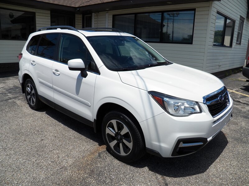 2018 Subaru Forester 2.5i Limited AWD - Photo 2 - Mishawaka, IN 46545