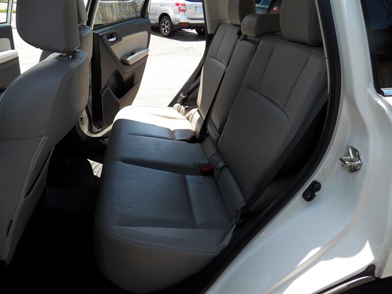 2018 Subaru Forester 2.5i Limited AWD - Photo 11 - Mishawaka, IN 46545